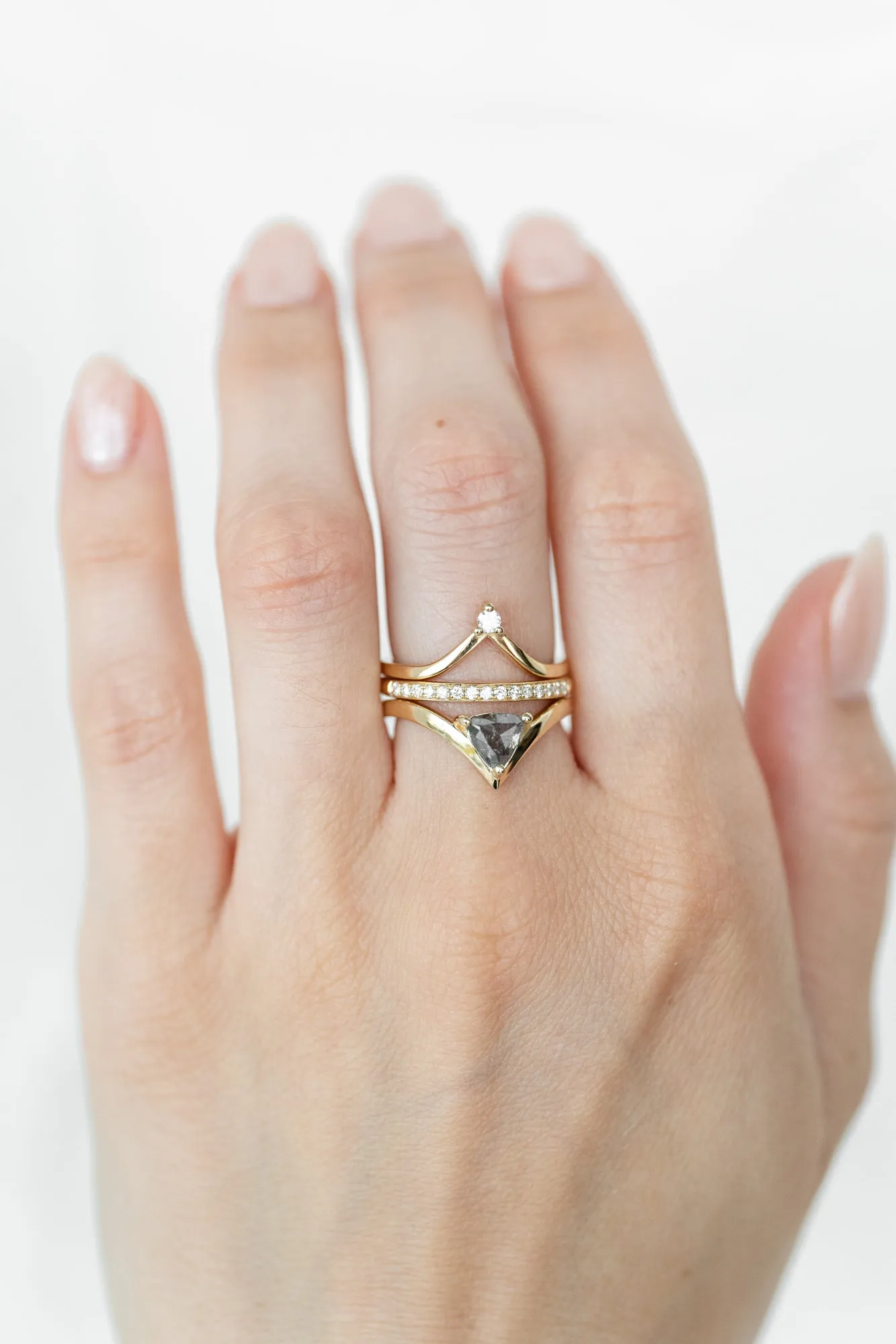 Asteri Ring with 0.99ct Blue Montana Sapphire