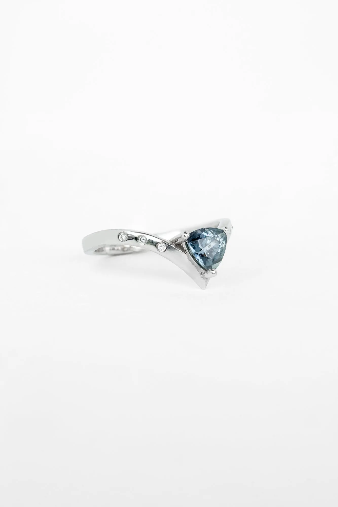 Asteri Ring with 0.99ct Blue Montana Sapphire