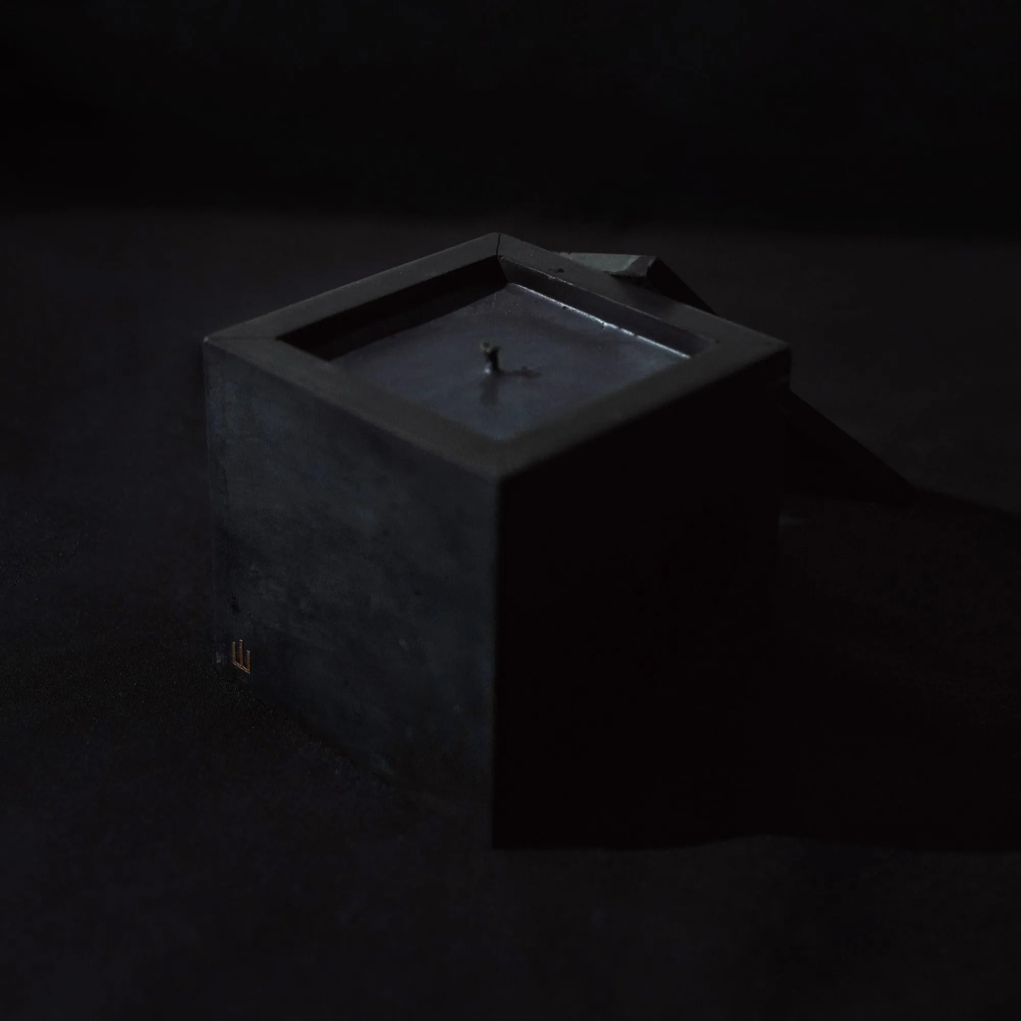 Black Fades SANG1 Candle
