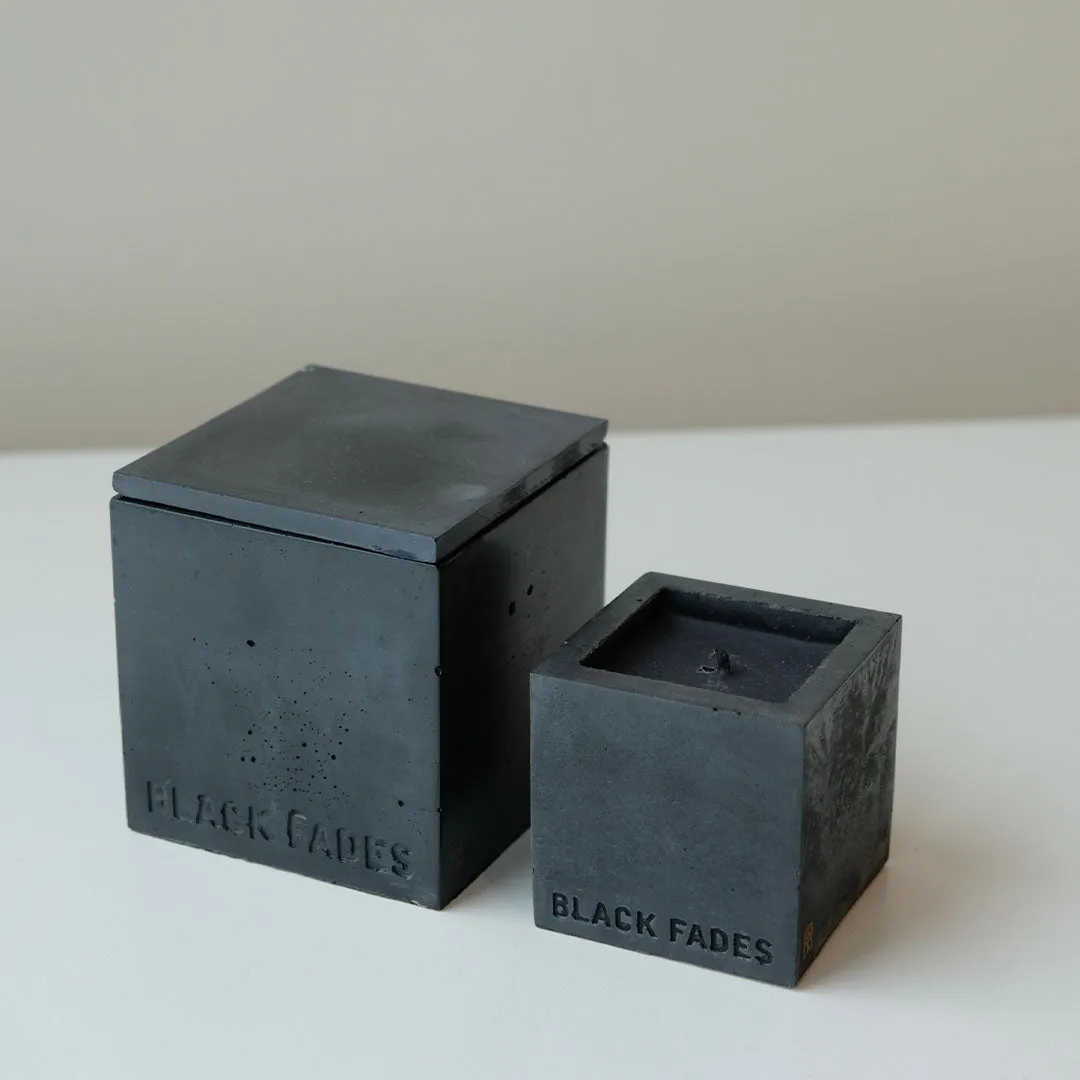 Black Fades SANG1 Candle