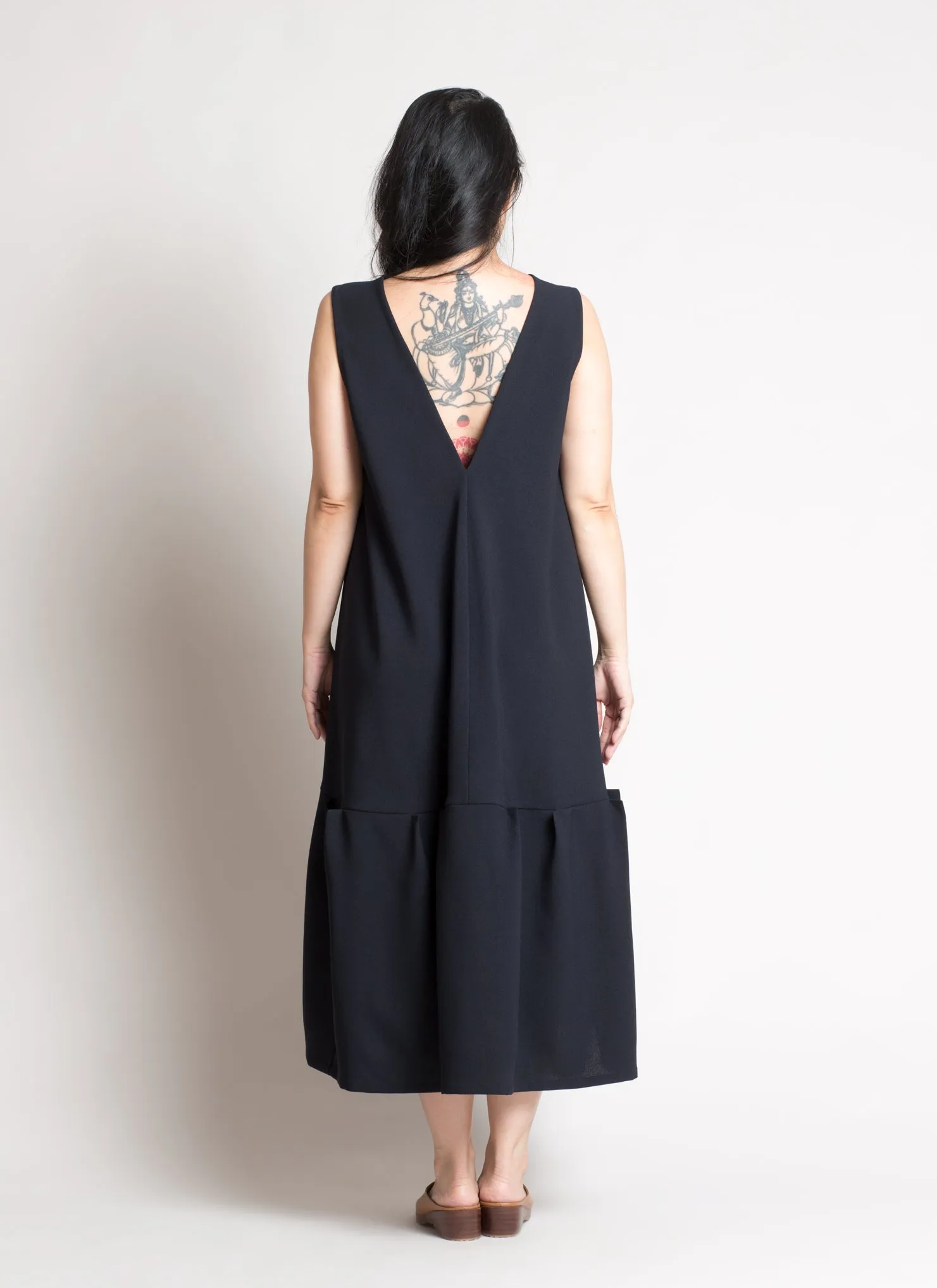Mangosteen Dropped Waist Pleated Panel Dress - Black Blue