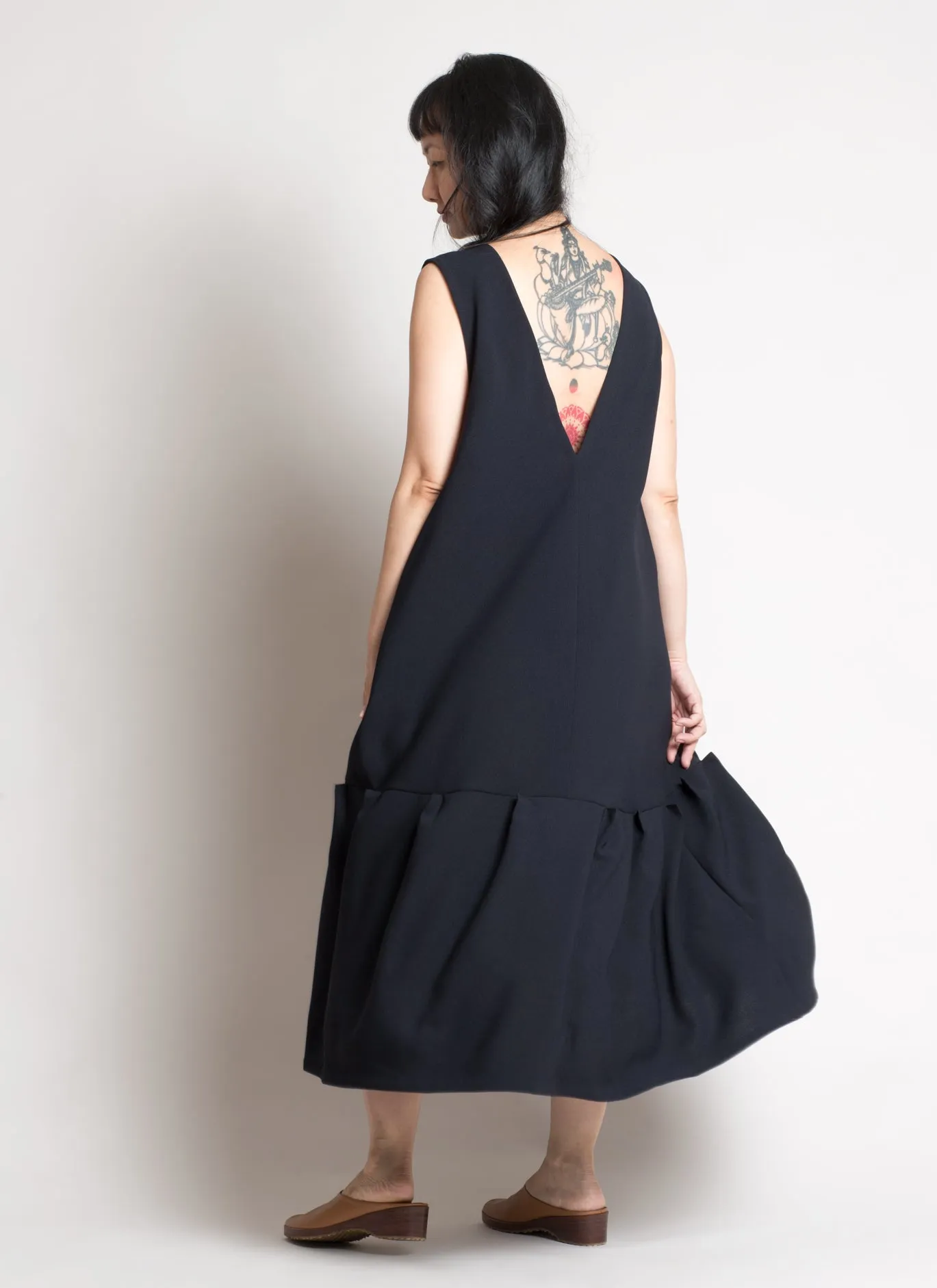 Mangosteen Dropped Waist Pleated Panel Dress - Black Blue